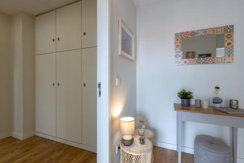 Trindade Sunny Downtown Apartment with Balcony & AC