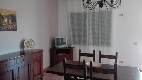 2 bedrooms, 5 beds