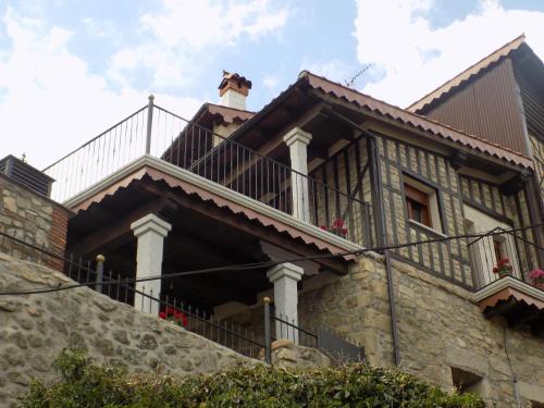 Accommodation in Madroñal