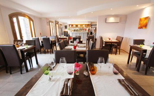 Logis Hotel Cara Sol - image 8