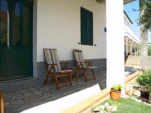  Apartment Lolov in Preko