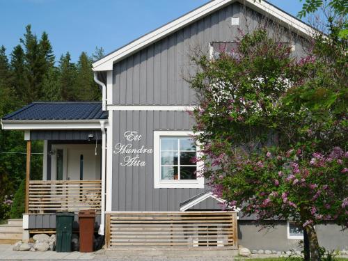 Villa utanför Örnsköldsvik, Höga Kusten (Villa utanfor Ornskoldsvik, Hoga Kusten) in Йорншьолдсвик