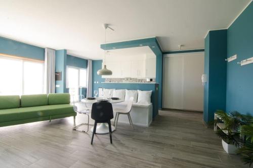  Baywatch Beach House Peniche in Peniche