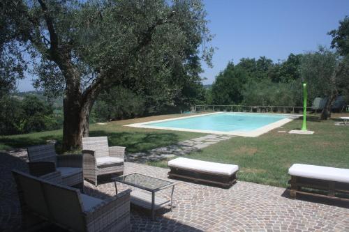  Antica Fonte holiday home, Unterkunft in Tavullia