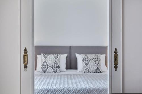 Chic One Bd Apartment with Hilton View - image 5