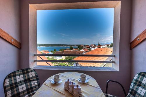 陽台/露台, Kiwi apartments in 果尼亞卡林