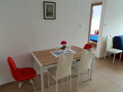  Luka's apartment in Peraia