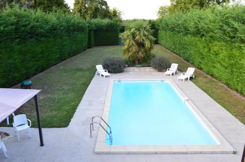 Gîte des saules (PISCINE PRIVEE) cottage Saint-Maurice-la-Clouère