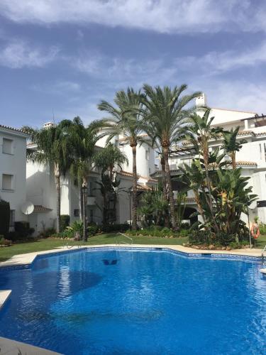  Beautiful 2 Bedroom Apartment @ Puerto Banus!, Pension in Marbella