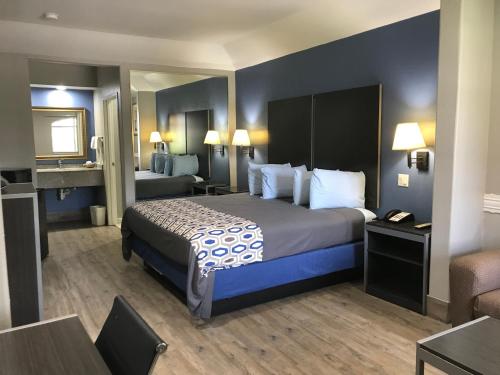 Camelot Inn and Suites in Houston, USA