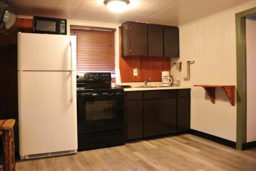 Lone Fir Resort