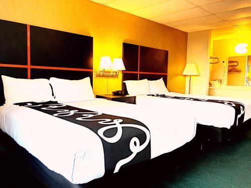 2 double beds