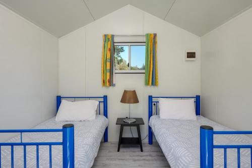 Twin Beach Hut with Shared Bathroom