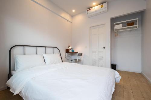 Morn-Ing Hostel near โรงเรียนเทพศิรินทร์ร่มเกล้า