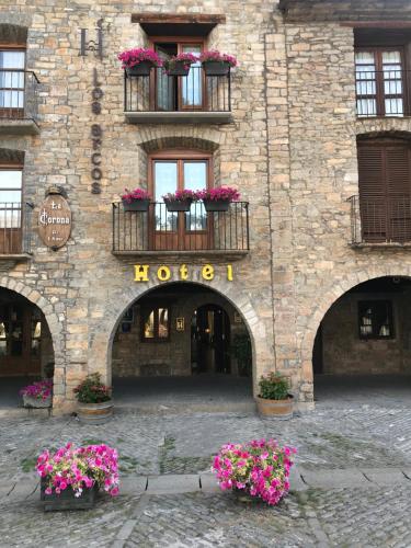 Hotel Los Arcos - Tap to explore photos