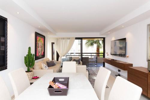 Carlton area : Luxury & new 2 beds/ 2 baths - image 5