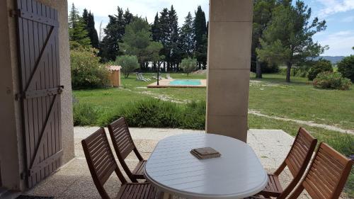Létesítmények, LES CYPRES in Maillane