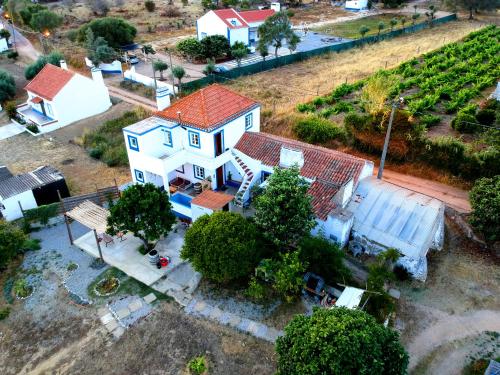  Guesthouse Lagoa Santo André, Unterkunft in Aldeia de Brescos