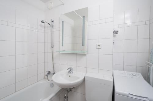 Apartments am Brandenburger Tor Room Type - Two-Bedroom Apartment (3 People)
