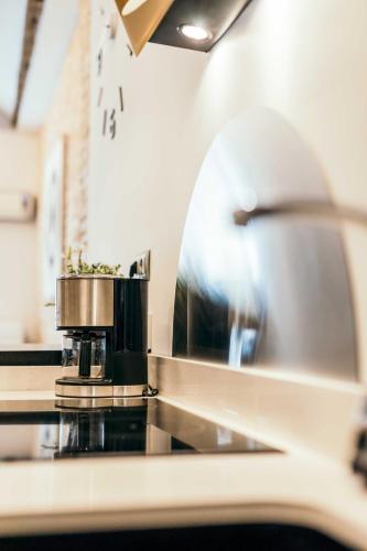 CATHEDRAL MODERN 2BR, 1BA, WIFI, A\C, BALCONY