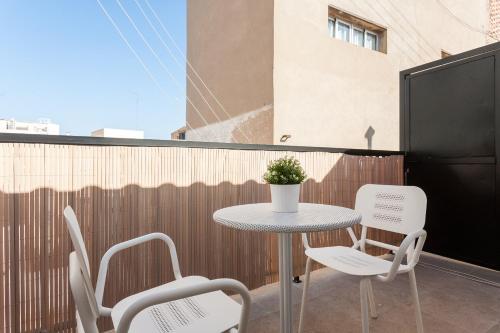 CATHEDRAL ATTIC 2BR 2Bth TERRACE VIEW WIFI AC