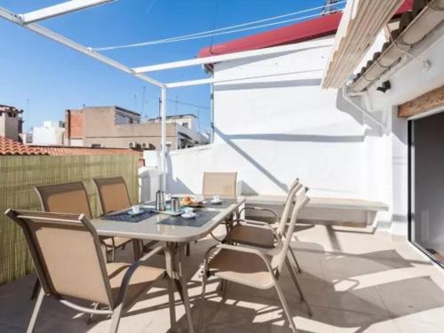 CENTER-2BR, 2BA-ATTIC-TERRACE,VIEW, WI-FI, A/C