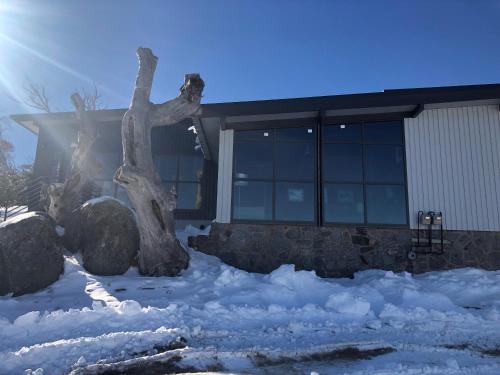 The Coachman Ski Lodge in Smiggin Holes