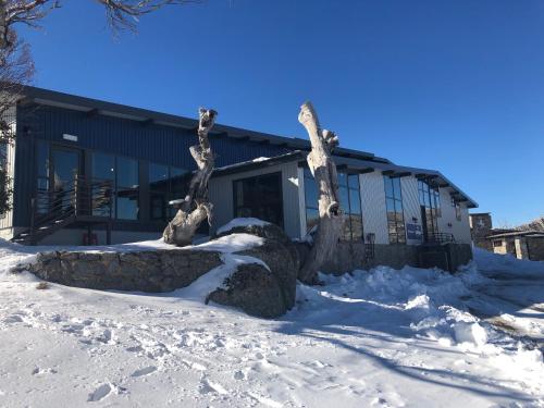The Coachman Ski Lodge in Smiggin Holes