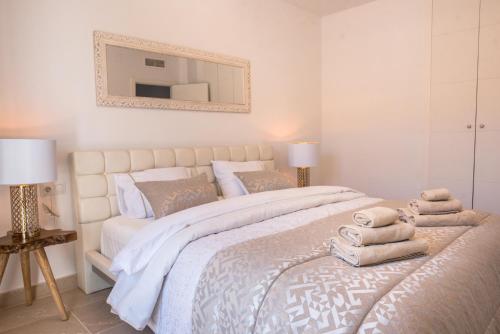 Stunning 3 Bed Townhouse with amazing views near Sotogrande port