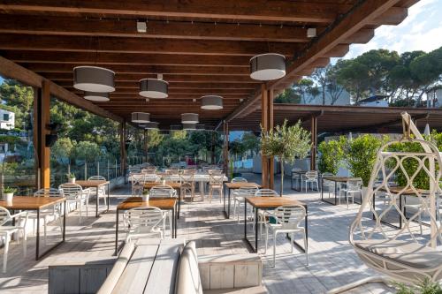 Restaurant, ARTIEM Audax - Adults Only in Menorca