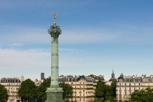 Oh la la ! Hotel Bar Paris Bastille - image 2