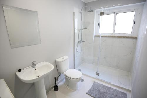  B Flat Wich a Pool, Unterkunft in Lissabon