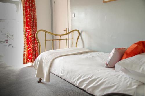 Corbies Rest (formally Riverview) - image 9