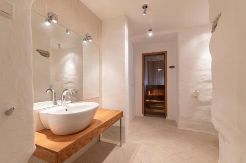 Tallinn Housing 2 BDR 2 Bathroom with Sauna at Carl Engel Luxury House, Tallinn (photo 10)