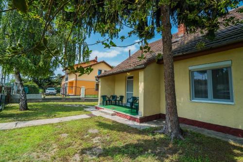 Two-Bedroom House image 7