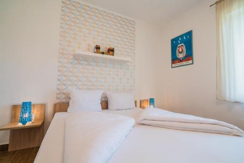 Two-Bedroom House image 3