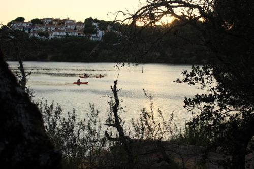 LAS CABAÑAS DEL LAGO más pase piscina las 2 columnas Del 1 junio 2026 al 30 agosto 2026, Córdoba (photo 7)