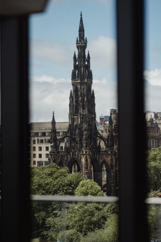 Market Street hotel - image 12