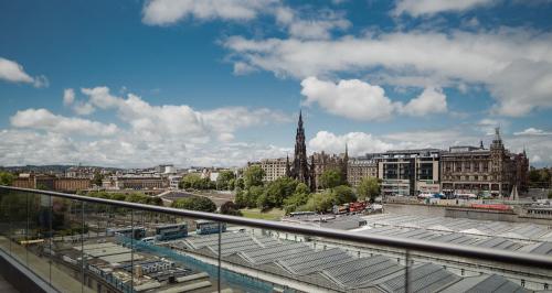 Market Street hotel - image 10