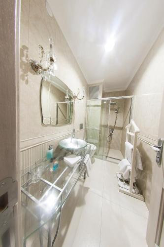 Villa Pera Suite Hotel - image 9