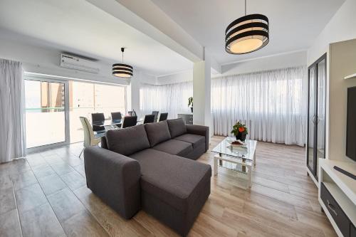 Panoramic Penthouse with Sea View image 5
