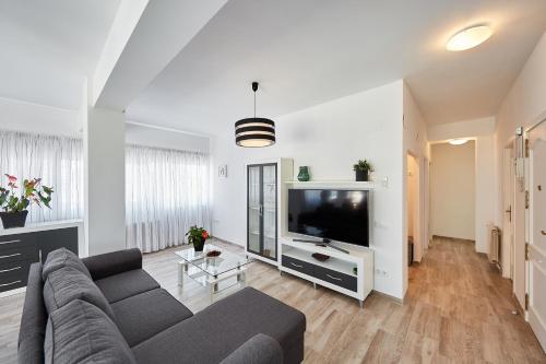 Panoramic Penthouse with Sea View image 8