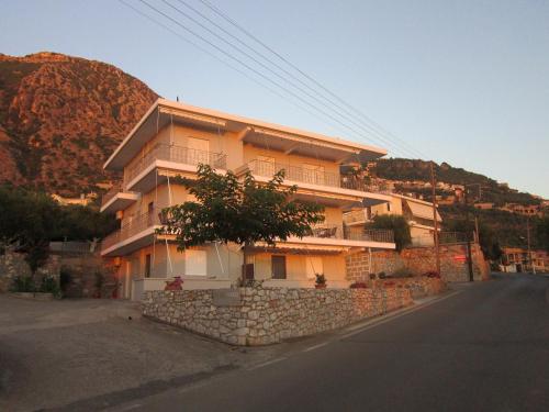 Blue Yard Apartments in Kalamata