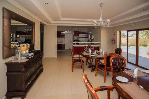 Bar/lounge, PeaconWood Boutique Villa in Palapye
