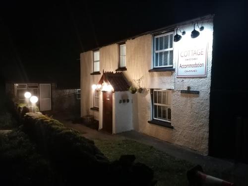 The Cottage - image 14