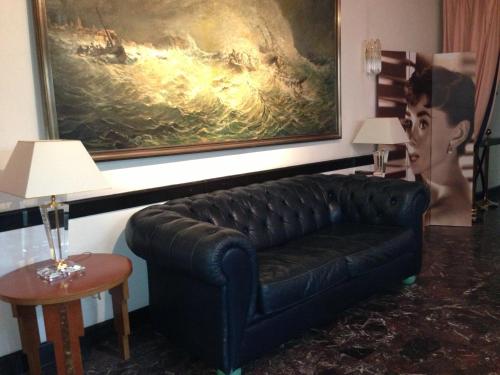 Hotel Montree - image 4