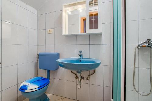 Apartments and rooms with parking space Kraljevica - 17589 - image 3
