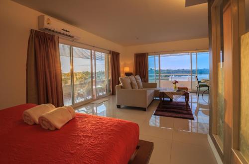 Nakhon Ratchasima Kwan Ruen Park 3-Star Hotel suite