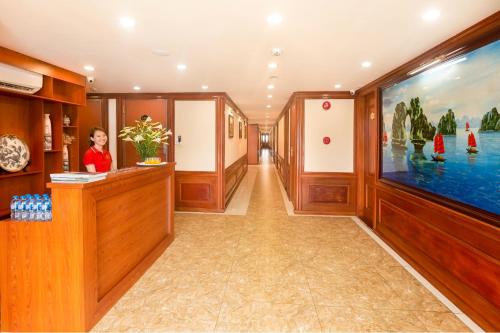 Lobby, Calypso Cruises in Cat Hai Island