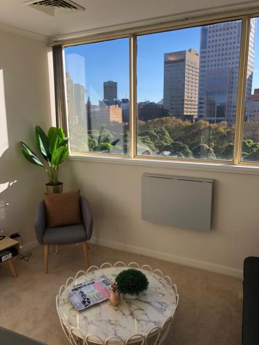 Central Station - 1 bedroom apt with city view Sydney